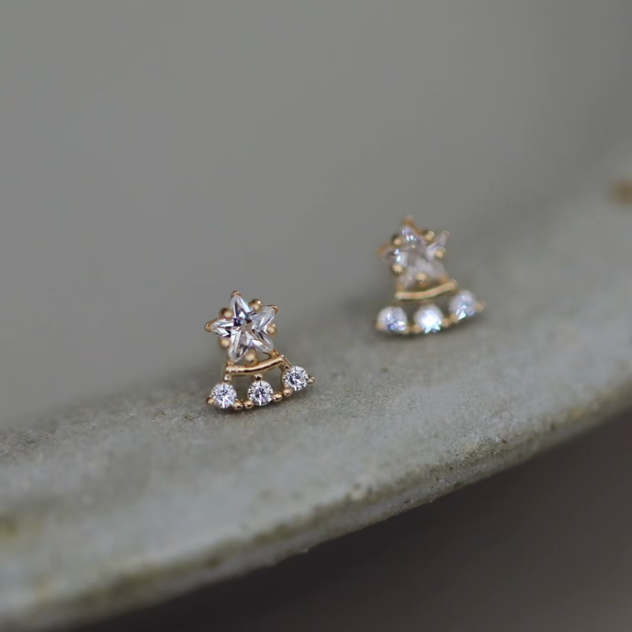 9K gold Christmas star skirt drop earrings